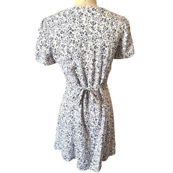 Reformation Mini Fitted Skater Dress in Blue & White Floral Size 8 - Picture 4 of 11